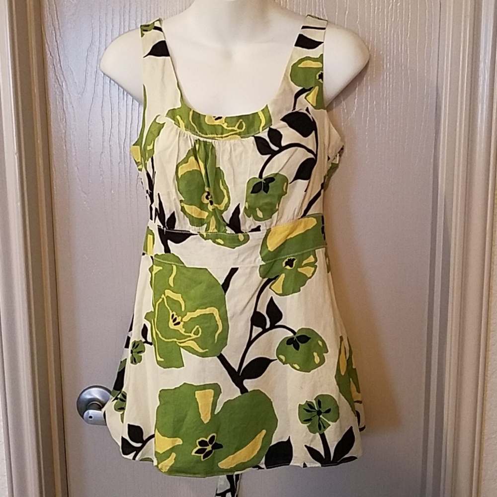 NEW Harold's brand ladies blouse/top size M.